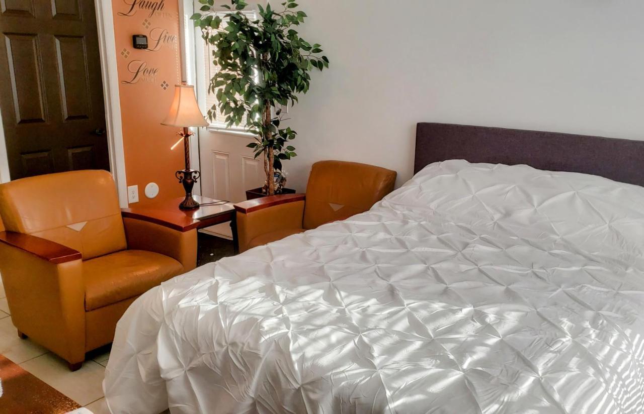 Stylish Suite Tampa Minutes To Hard Rock Casino Mango Екстериор снимка