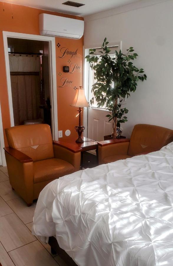 Stylish Suite Tampa Minutes To Hard Rock Casino Mango Екстериор снимка