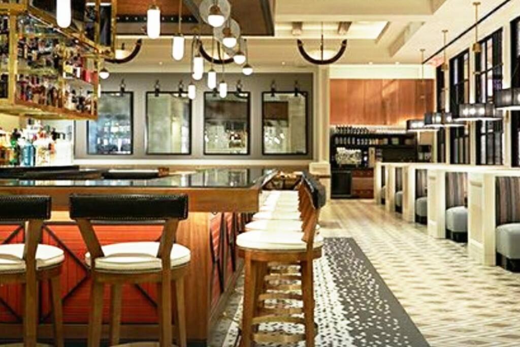Stylish Suite Tampa Minutes To Hard Rock Casino Mango Екстериор снимка