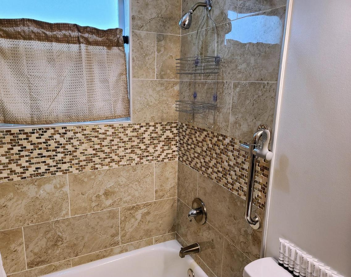 Stylish Suite Tampa Minutes To Hard Rock Casino Mango Екстериор снимка